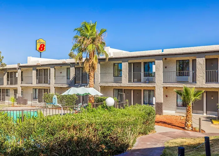 Hotel Super 8 By Wyndham Barstow