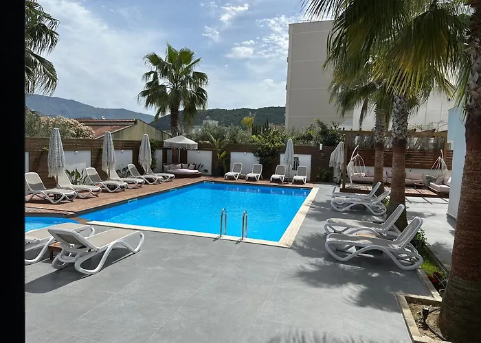 Kuburi Hotel Ksamil