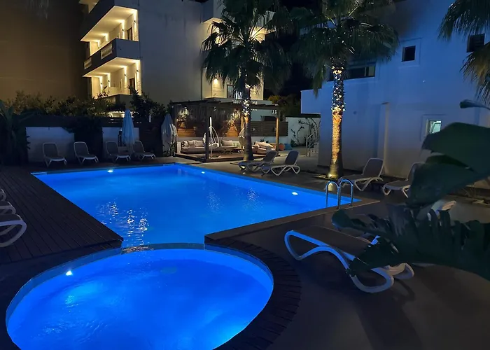 Kuburi Hotel Ksamil