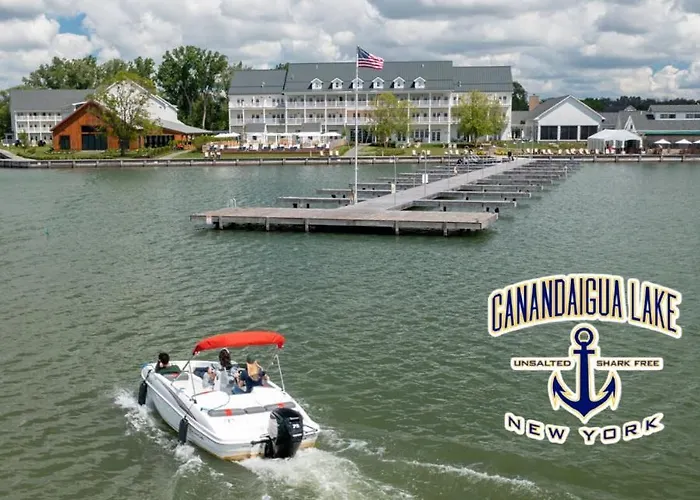 Econo Lodge Inn & Suites Canandaigua - Finger Lakes Area