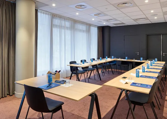 Hotel Campanile Paris Ouest - Nanterre - La Défense