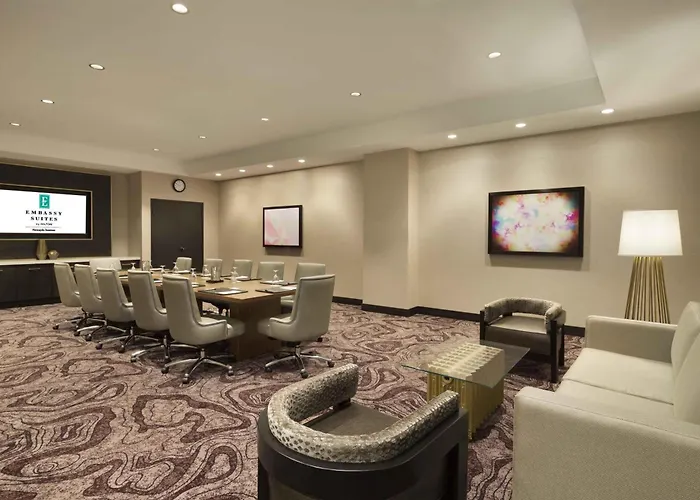 Embassy Suites By Hilton Minneapolis Downtown Hotel