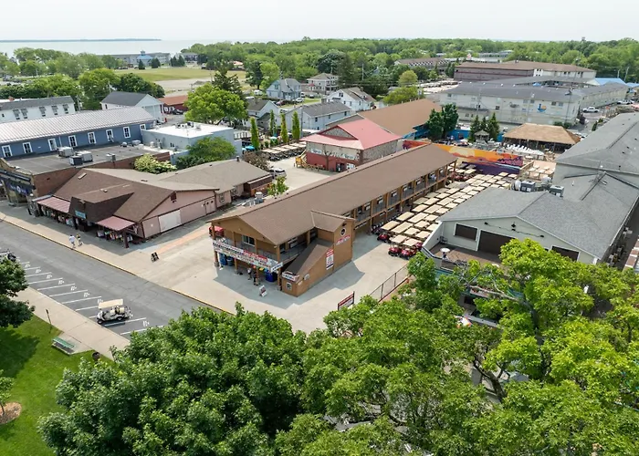 Edgewater Hotel And Suites Put-in-Bay