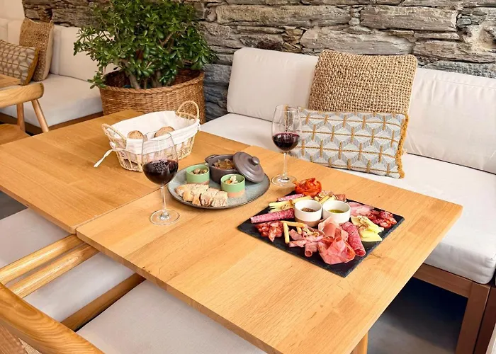 Casa Tawny