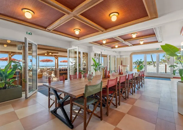 Holiday Inn Nice - Port St Laurent By Ihg Saint-Laurent-du-Var