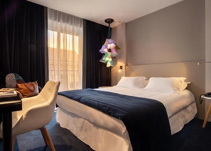 Hotel le Cinq Hyper - Centre Chambéry