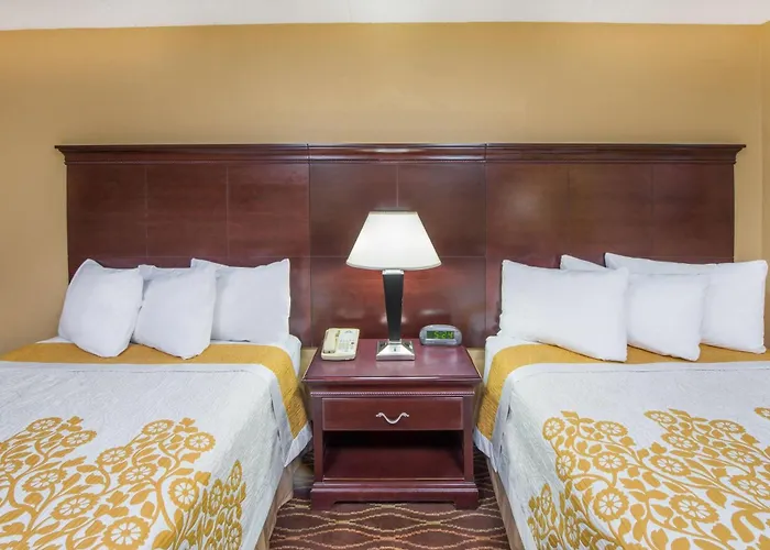 Days Inn By Wyndham Paducah I-24 Exit 4