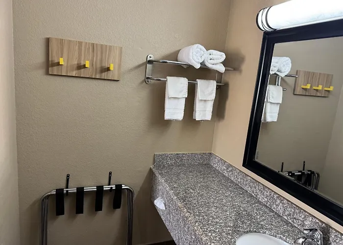 Super 8 By Wyndham Tulsa - Route 66 Hotel