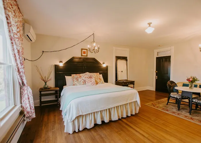 The Inn At Ragged Edge Chambersburg