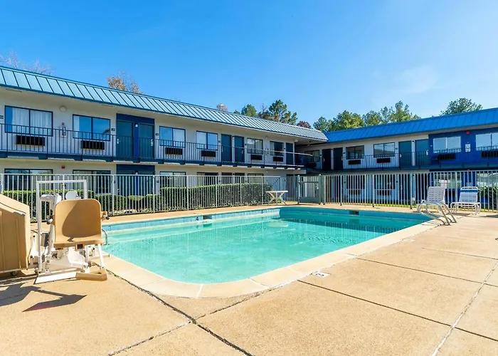Xpress Inn & Extended Stays Marshall