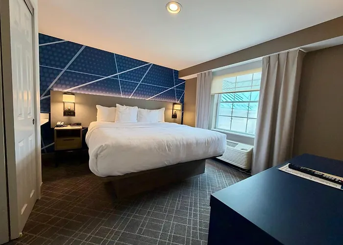 Comfort Inn & Suites Sturbridge-Brimfield