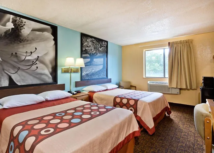 Super 8 By Wyndham Lexington Park/California Area