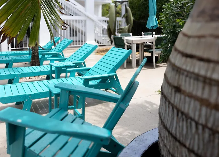 Palm Breeze Hotel