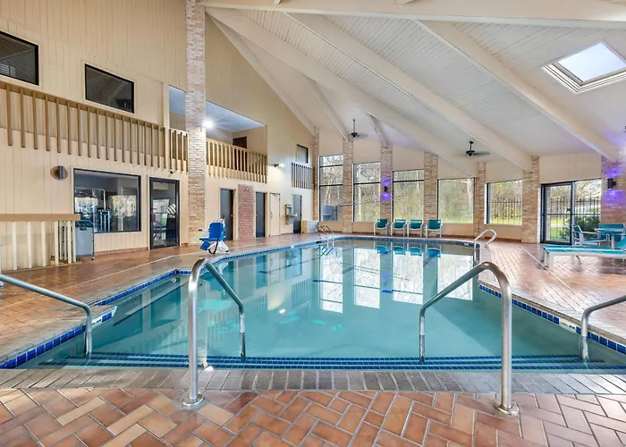 Americinn By Wyndham Delafield-Milwaukee