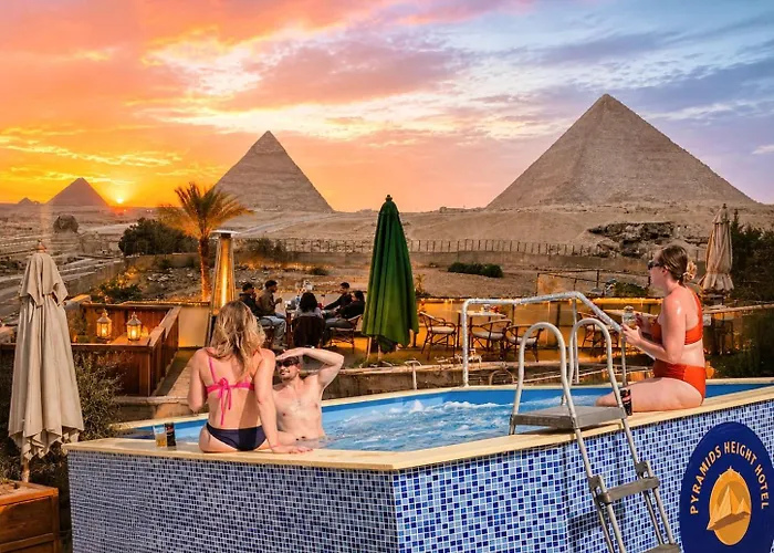 Pyramids Height Hotel & Pyramids Master Scene Rooftop Kafrat al Jabal