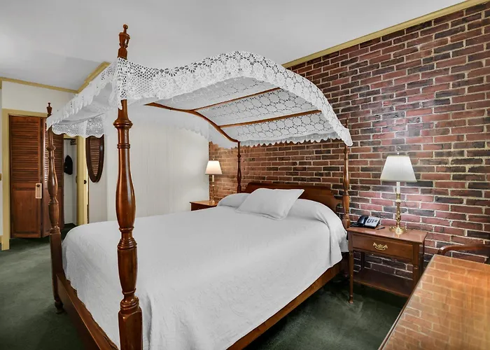 Lamies Inn & The Old Salt Tavern Hampton