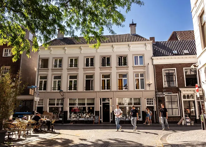The Saints Sutor Hotel Breda