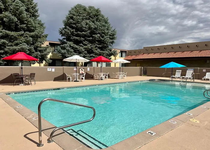 Brentwood Inn & Garden