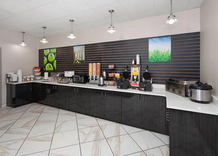 La Quinta By Wyndham Springfield Il Hotel