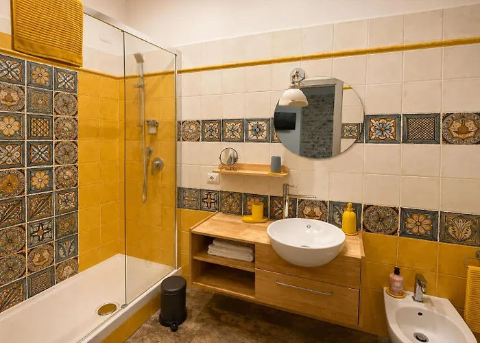 Industrial Chic House - Private Parking