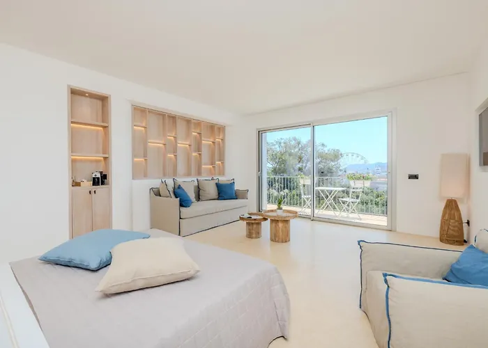 Antares Rooms And Suites