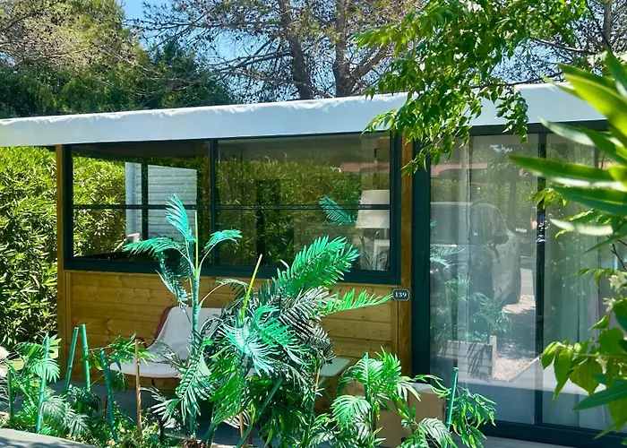 Bungalow de luxe de 60m2 dans camping 5 étoiles