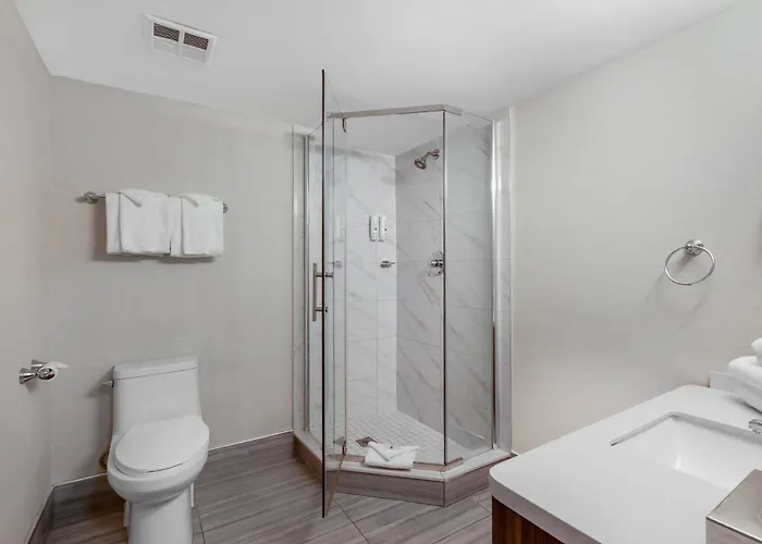 Quality Inn & Suites Niagara Falls