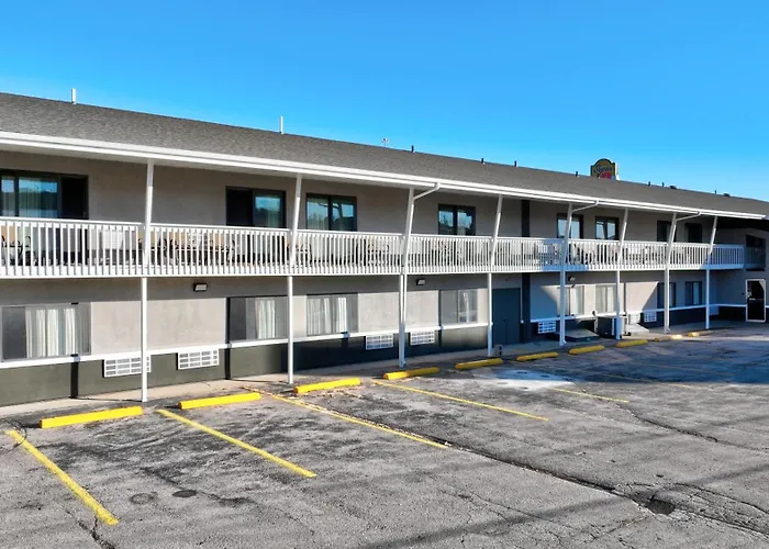 Super 8 By Wyndham Sturgis Hotel