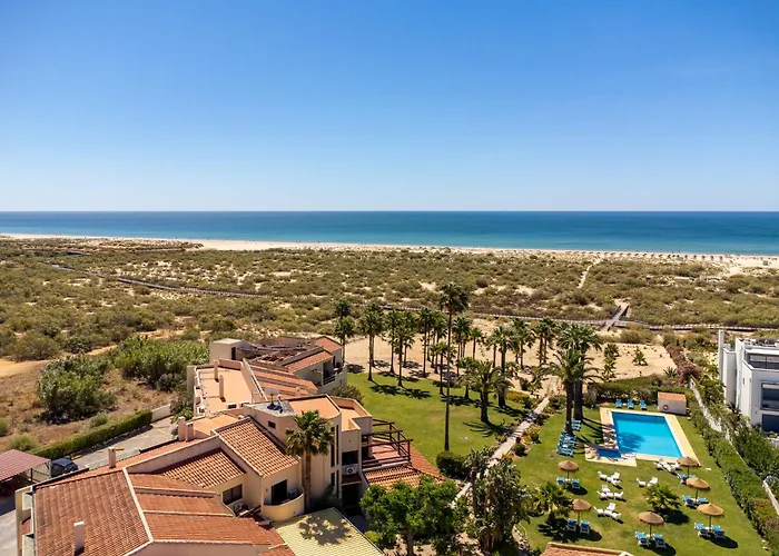 Praia Da Lota Beachfront Resort - Hotel & Apartments Manta Rota