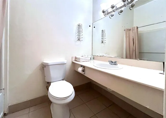 Carquinez Inn