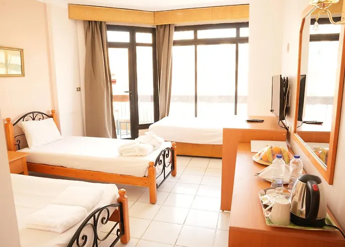 Gaddis Hotel, Suites And Apartments