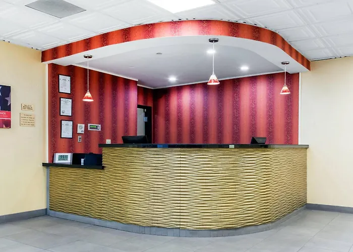 Quality Inn & Suites Charleston - Civic Center