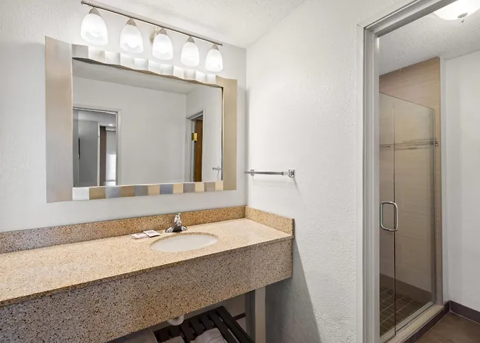 Comfort Inn & Suites And Conference Center
