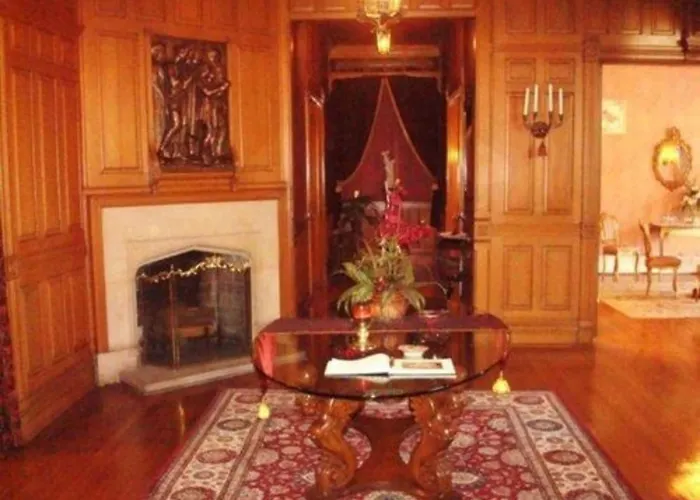 Alexander Mansion Bed And Breakfast Winona