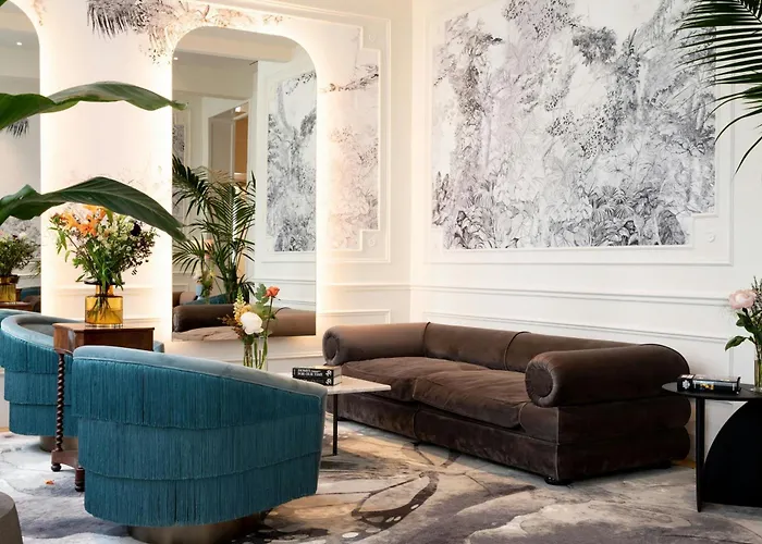 Sapphire House Antwerp, Autograph Collection