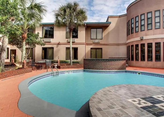 Baymont By Wyndham Laurel Hotel