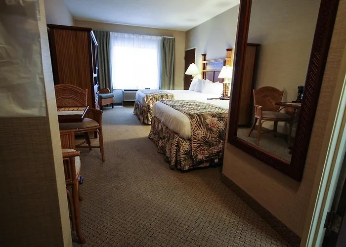 Maui Sands Resort & Indoor Water Park Sandusky