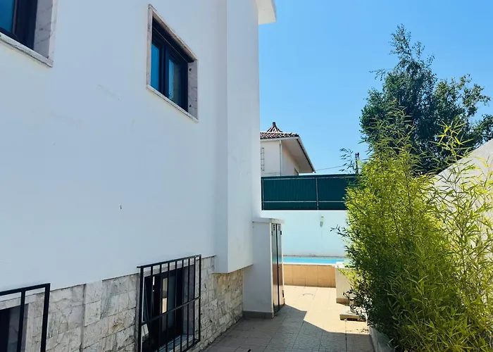 Aomo-Casa Parede