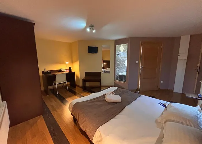 Hotel La Tour Des Lys à Maubeuge