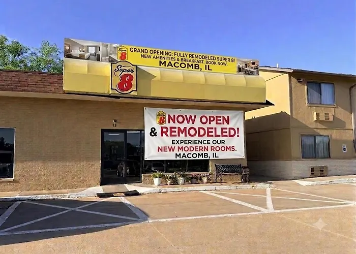 Super 8 By Wyndham Macomb Motel
