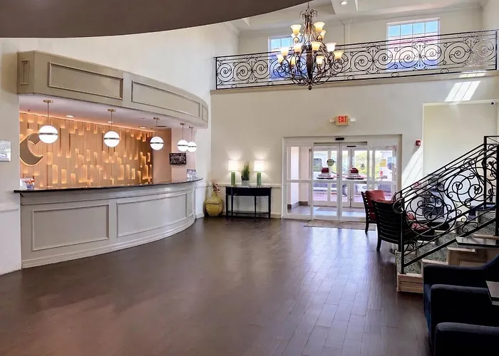 Comfort Suites Galveston Cruise Port Area - Beachside