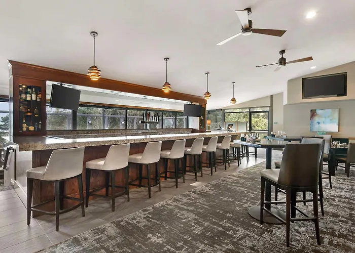 Best Western Plus Agate Beach Inn