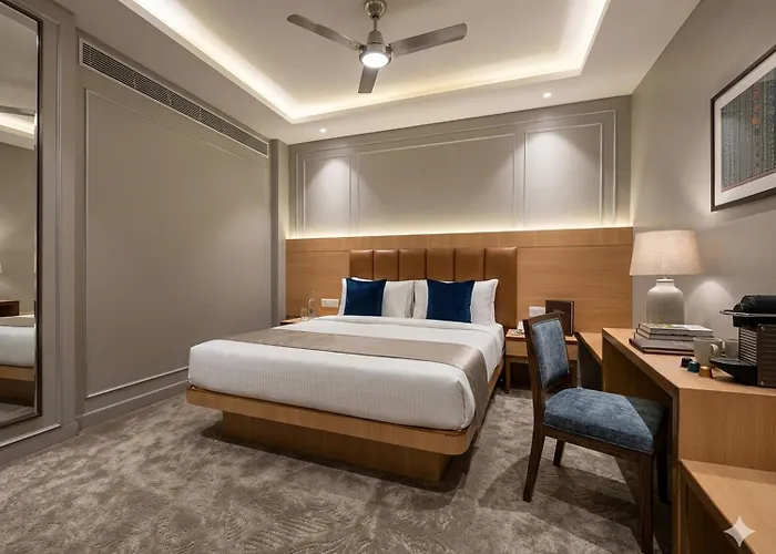 Hotel Raj Mahal Inn 3 Mints Walking From New Delhi Railway Station