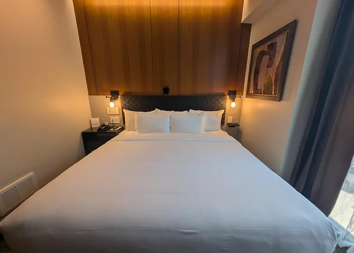 Porter Square Hotel