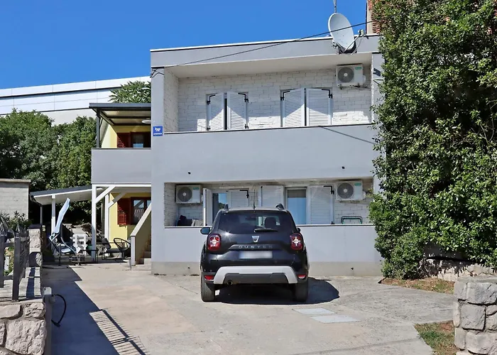 Apartments And Rooms With Parking Space Crikvenica - 12305