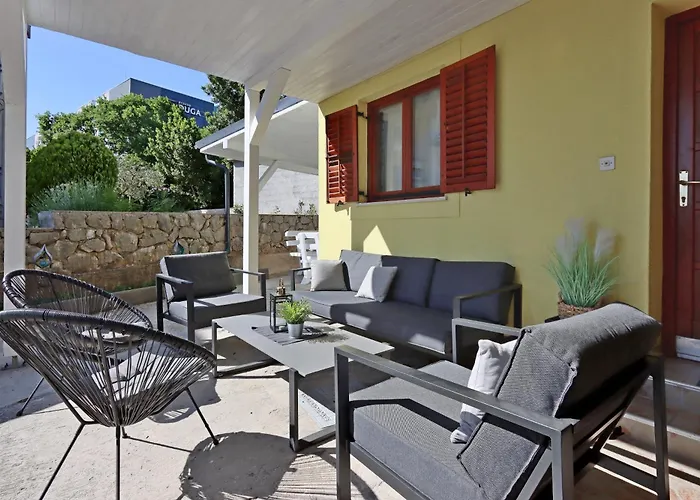 Apartments And Rooms With Parking Space Crikvenica - 12305