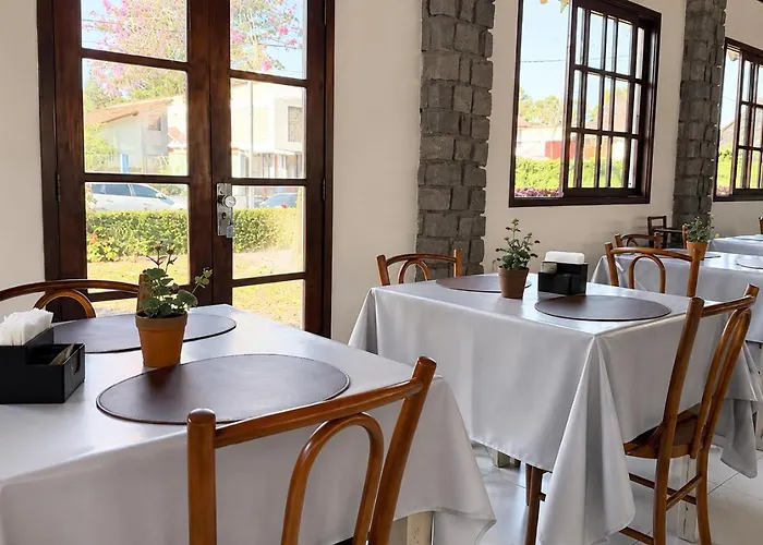 Vila Francesa Hotel Penedo 