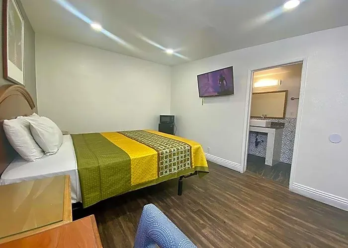 Long Beach Motel