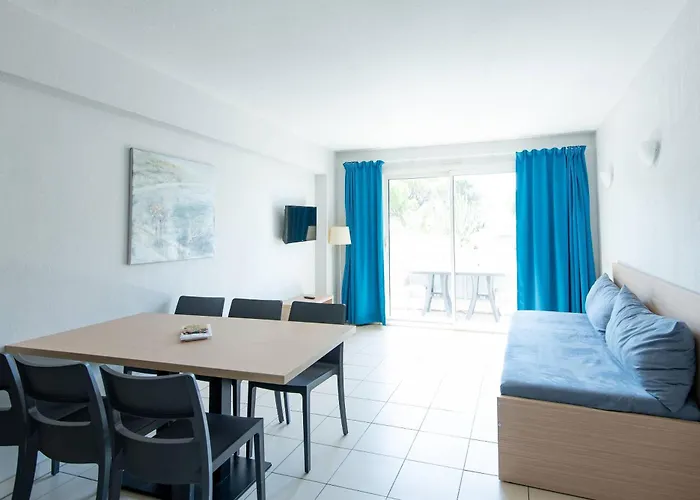 Zenitude Hôtel-Résidences La Tour de Mare Fréjus