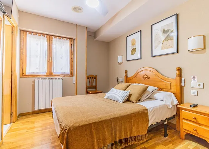 Hostal Valle De Tena Sabiñánigo